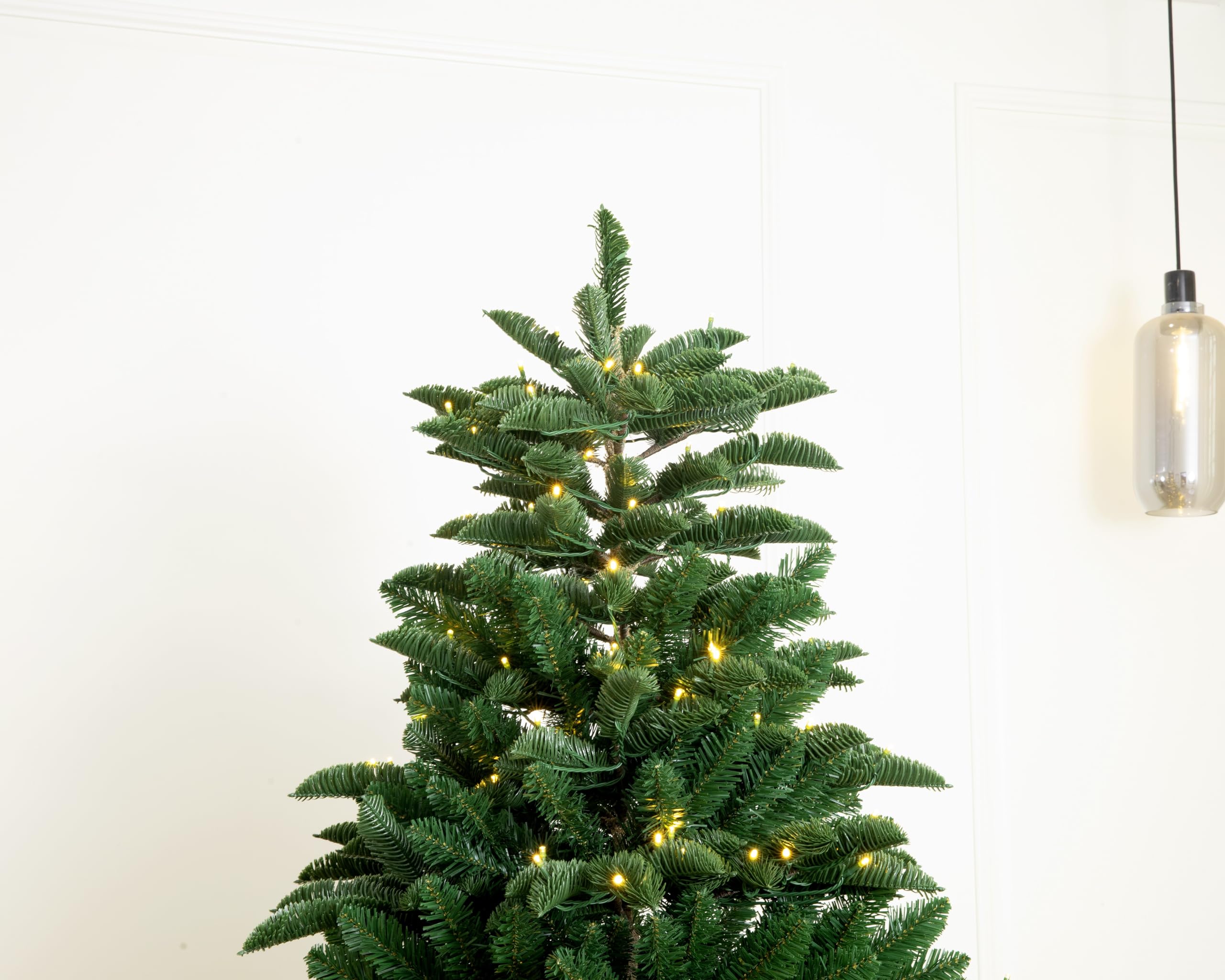 Appalachian Mountain Fraser Fir Artificial Christmas Tree (7ft Prelit)