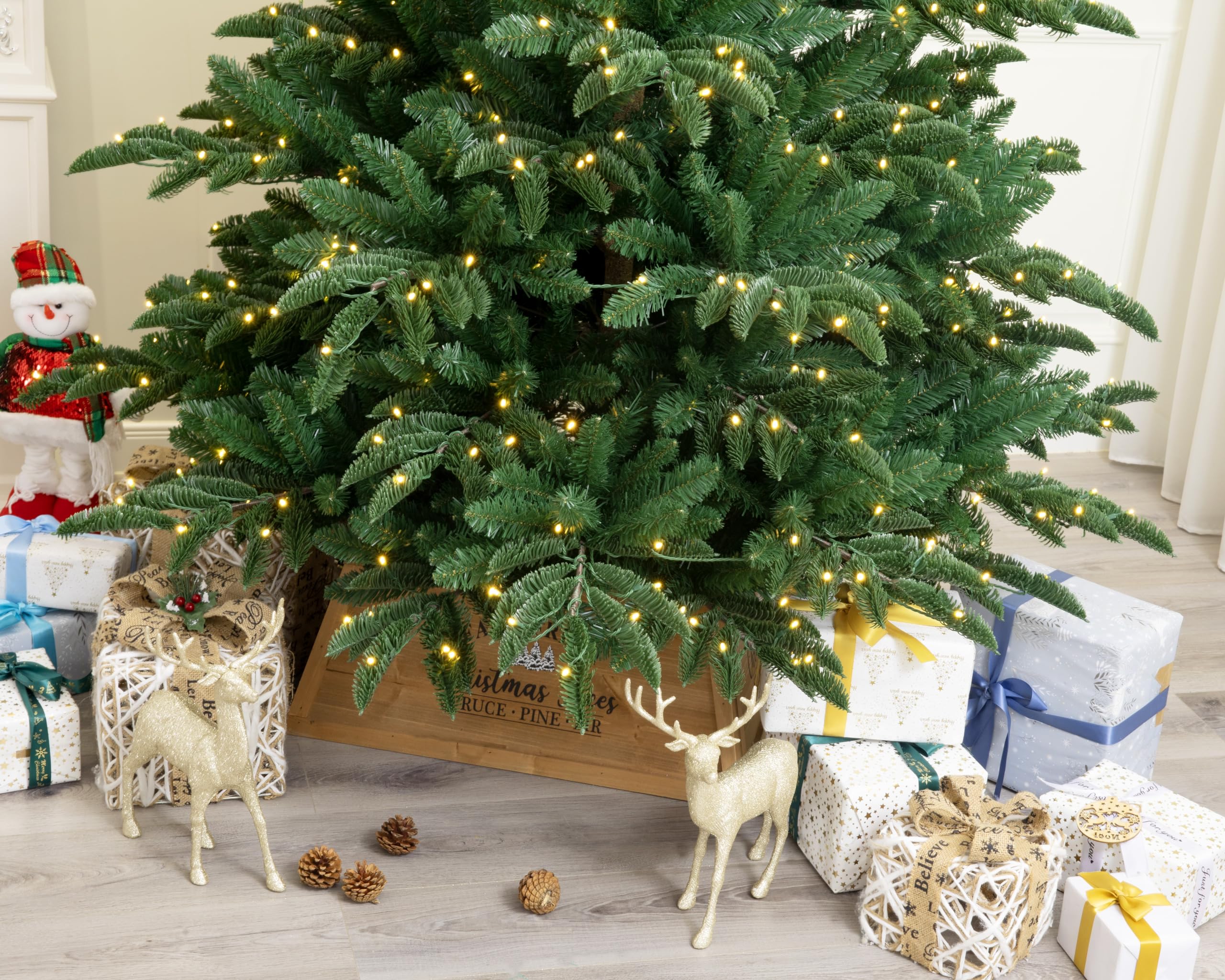 Appalachian Mountain Fraser Fir Artificial Christmas Tree (7ft Prelit)