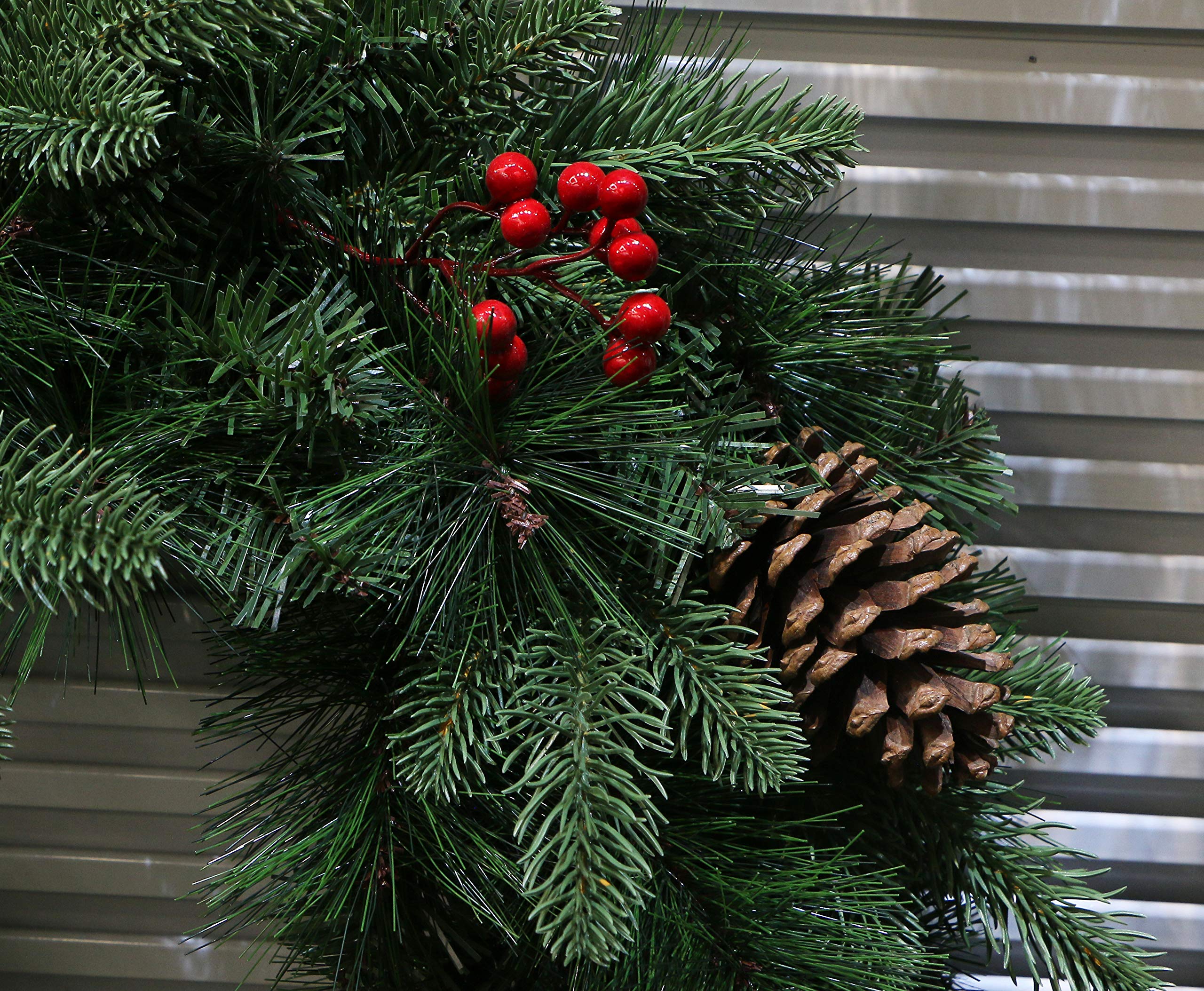 Natural Mixed Pine Wreaths