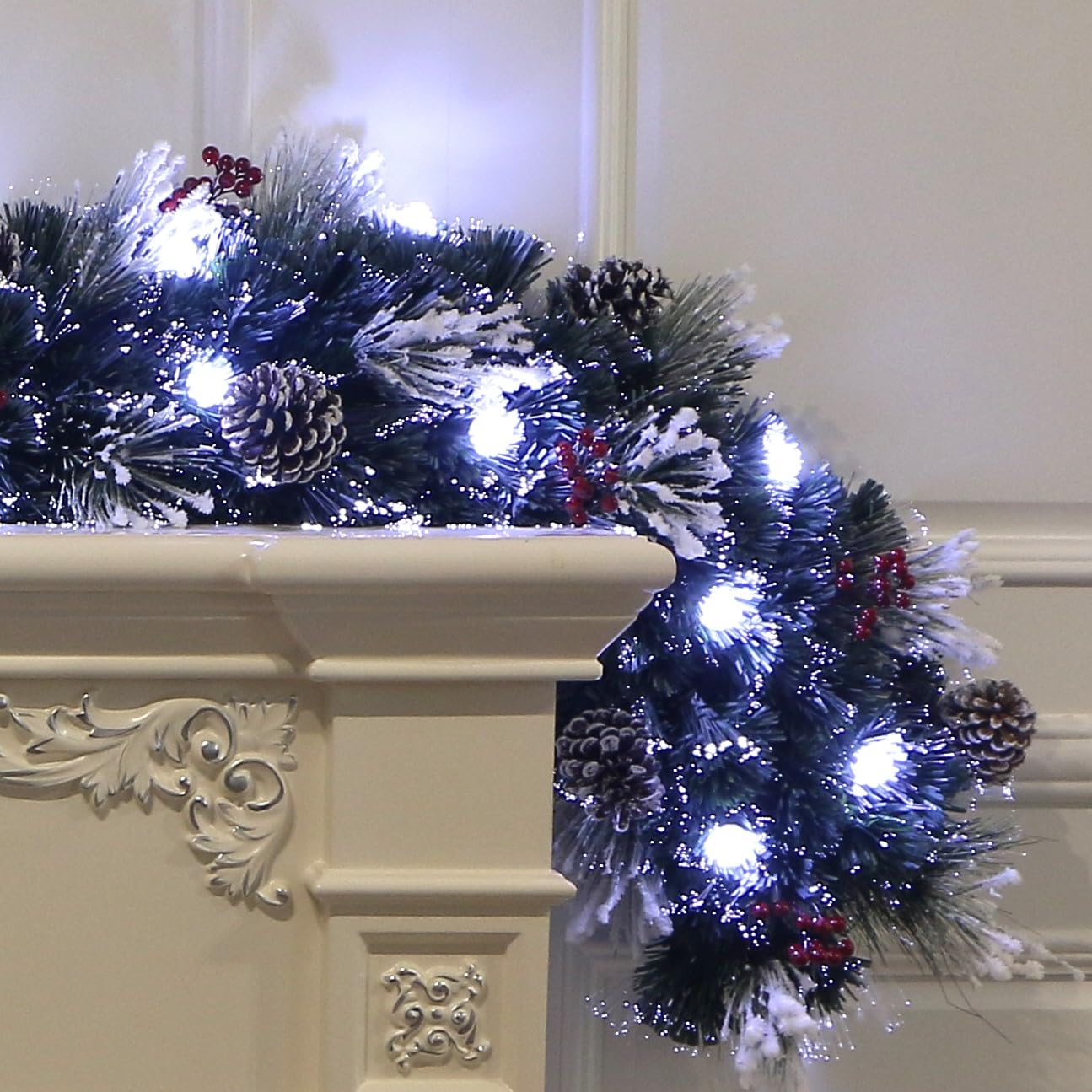 Frosted White Pine Fiber Optic Christmas Wreath