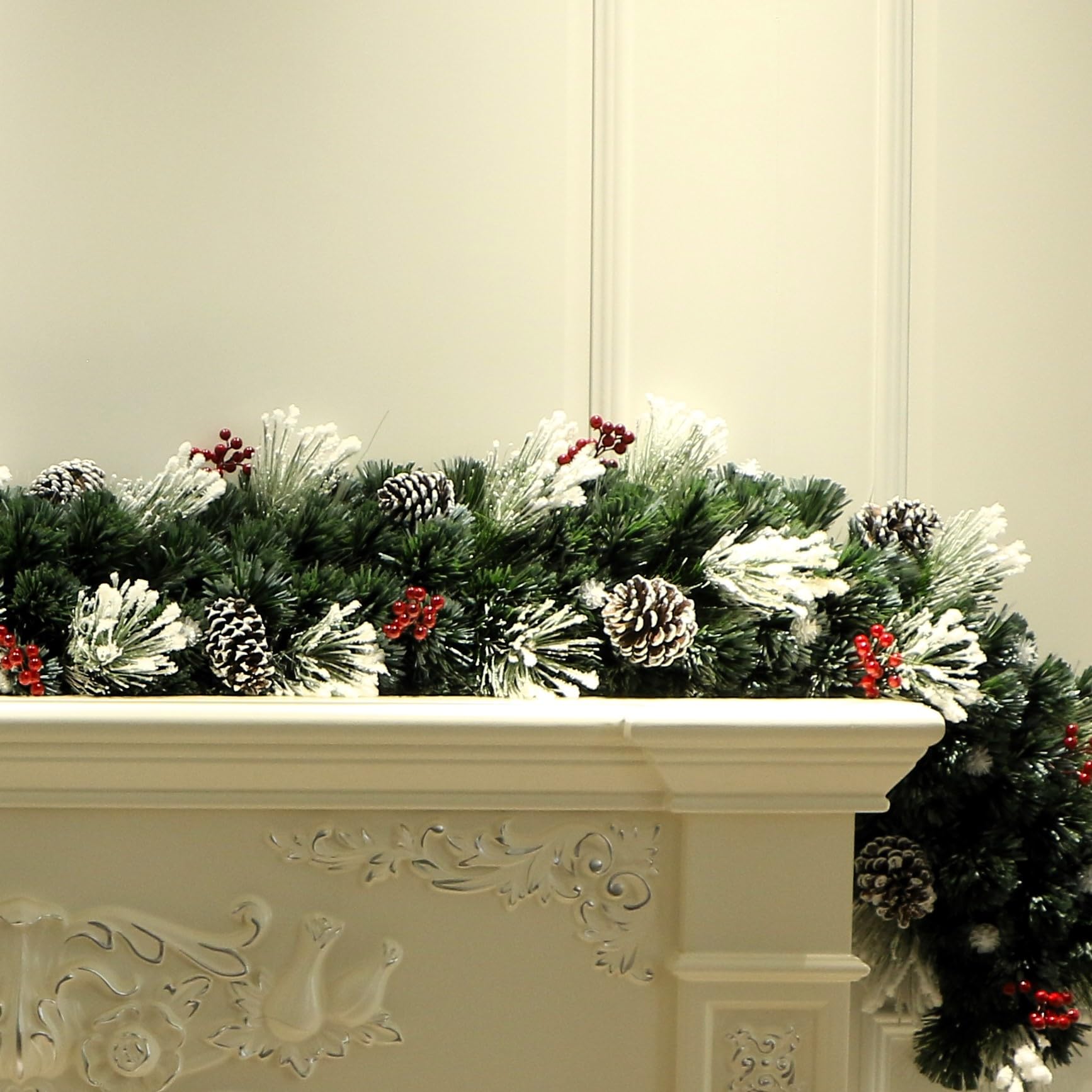 Frosted White Pine Fiber Optic Christmas Wreath