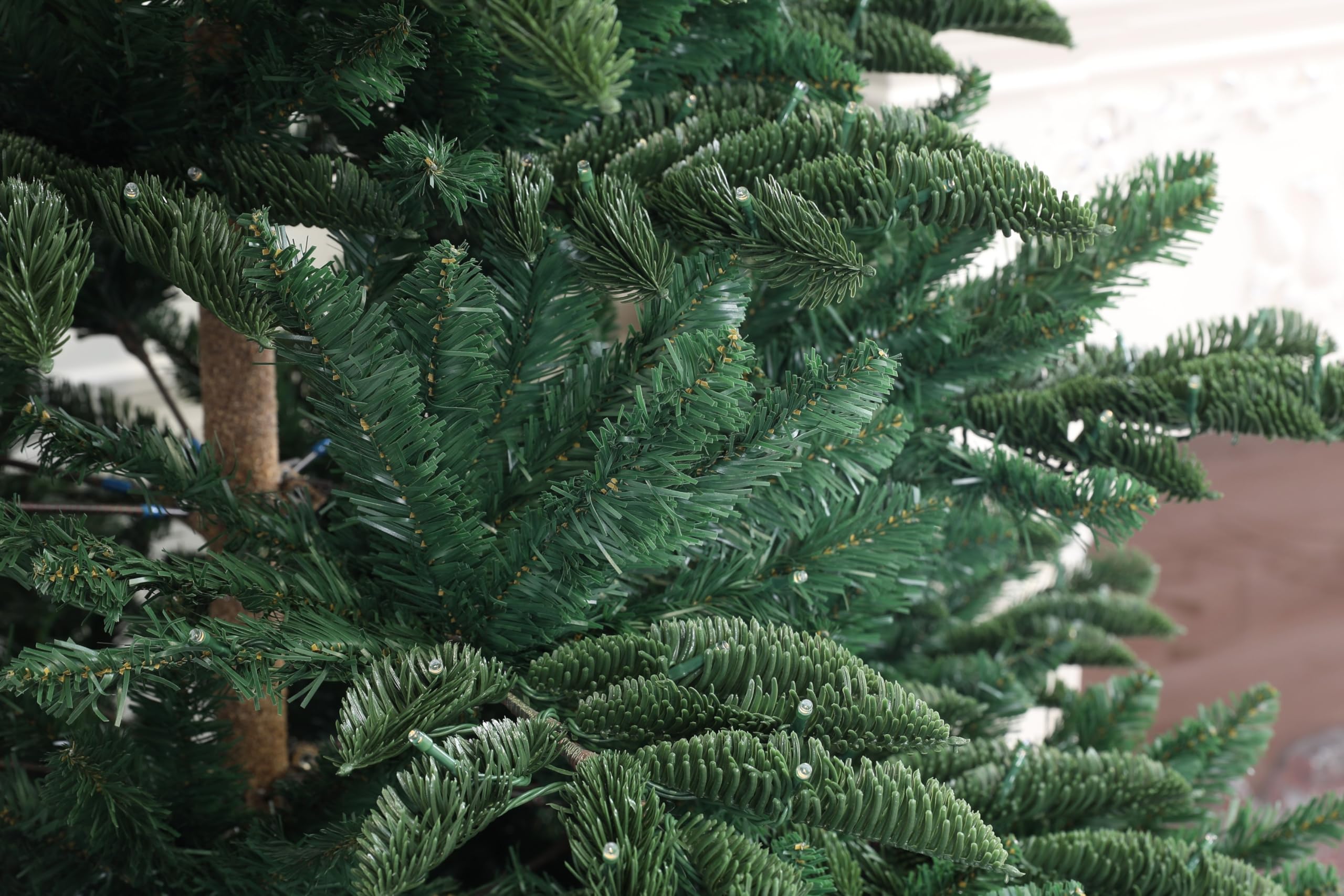 Appalachian Mountain Fraser Fir Artificial Christmas Tree (7ft)