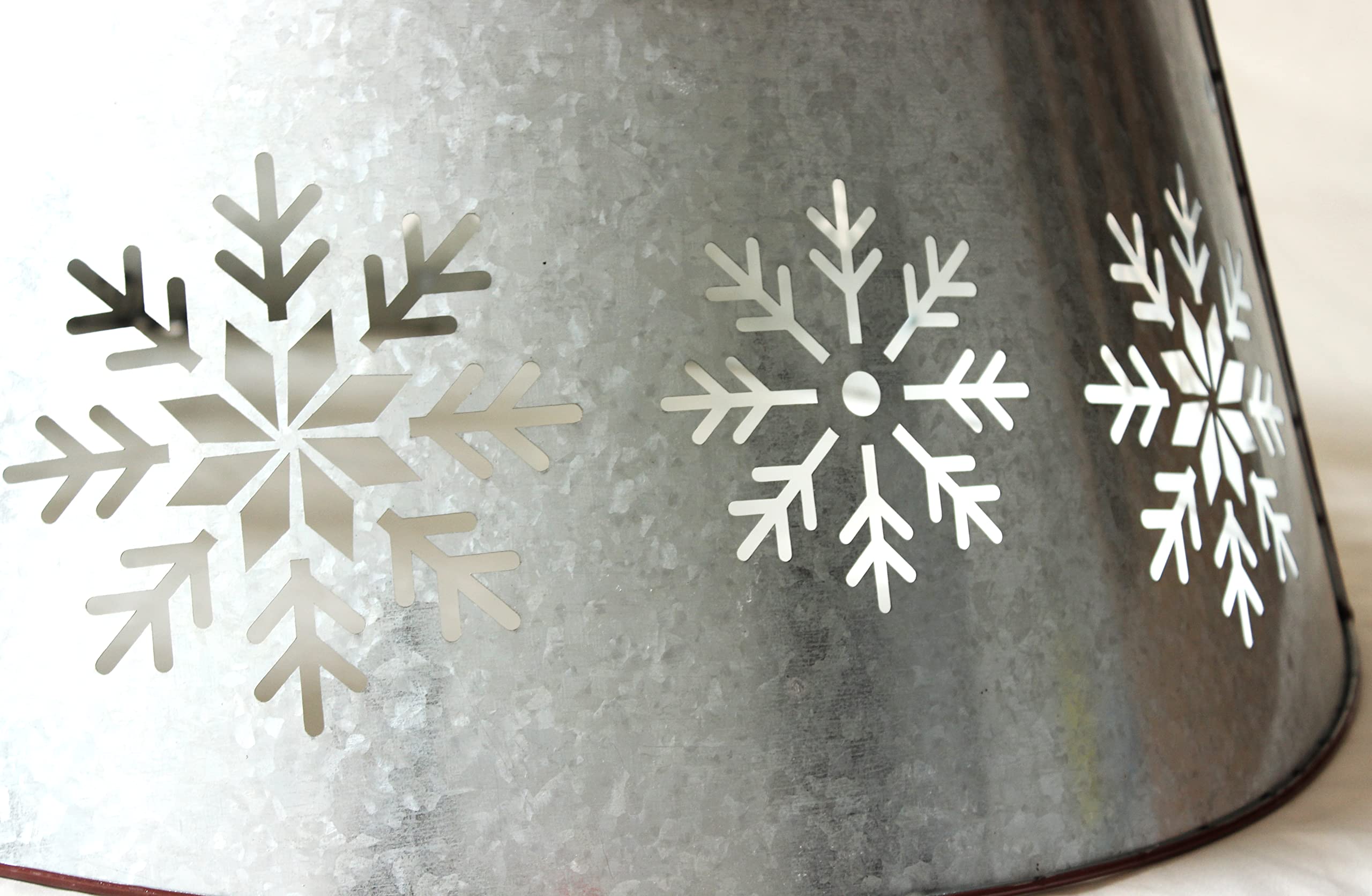 Vintage Snowflake Silver Metal Christmas Tree Collar