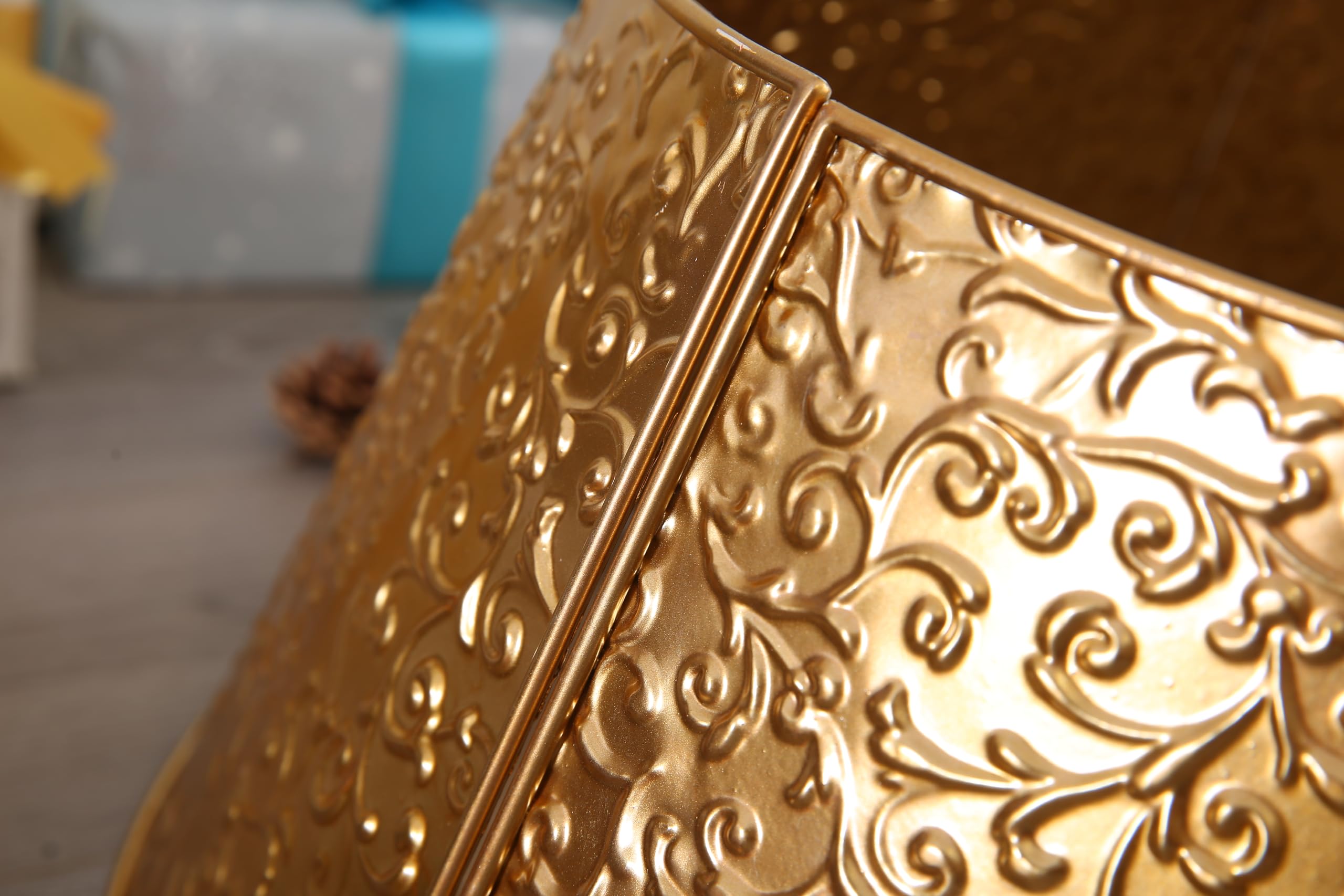 Embossed Round Metal Christmas Tree Collar