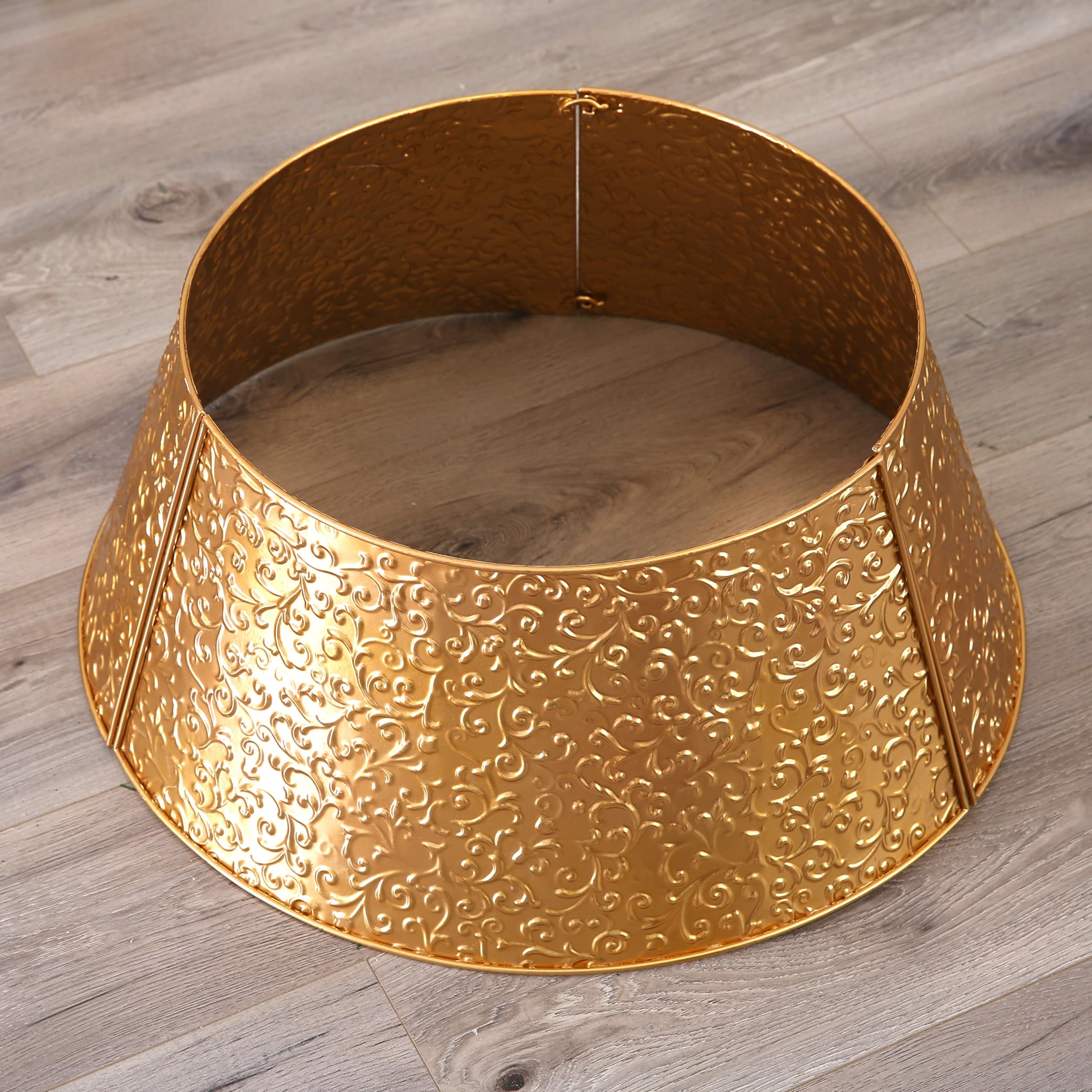 Embossed Round Metal Christmas Tree Collar